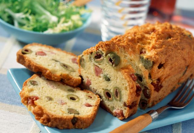 Cake au jambon et olives