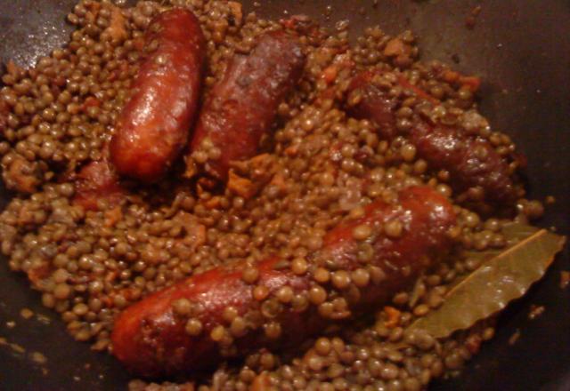 Saucisses aux herbes aux lentilles