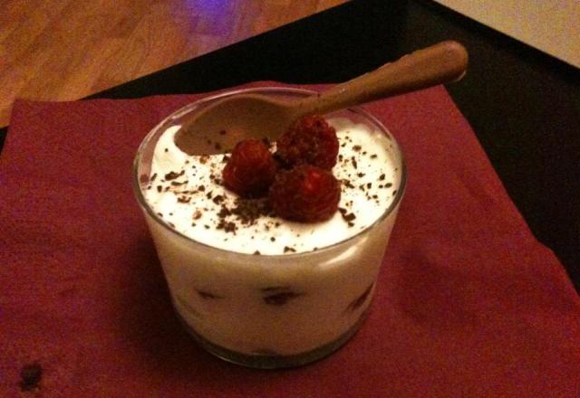 Mousse de mascarpone aux framboises