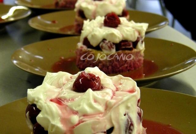 Petits nuages au mascarpone cerise et fève tonka