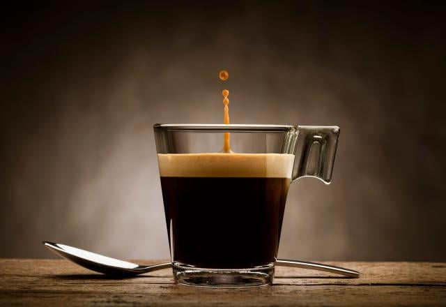 Top 3 des machines à café expresso pour des idées cadeaux de Noël à - de 100€ !