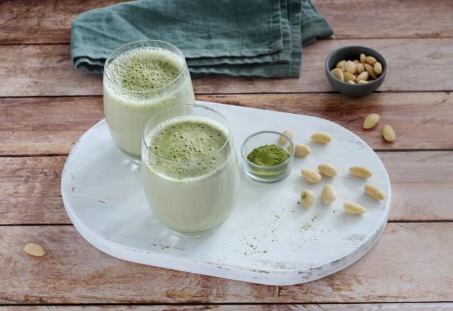 Matcha latté au lait d'amandes