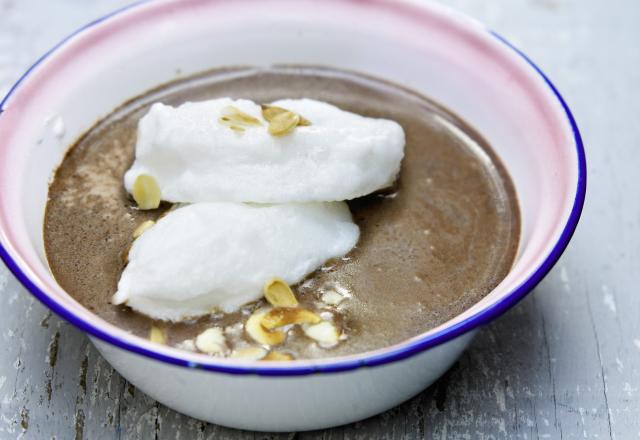 Île flottante au chocolat chaud