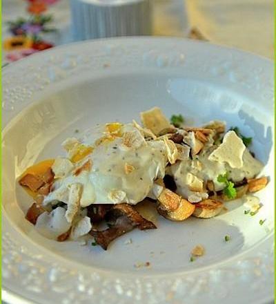 L'œuf poché au boursin, champignons dit de Paris