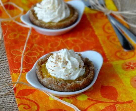 Raw tart spicy pumpkin & orange : Tartelettes épicées à la butternut et à l'orange