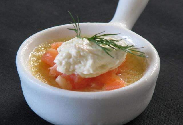 Caquelon de crème, saumon fumé et fromage frais