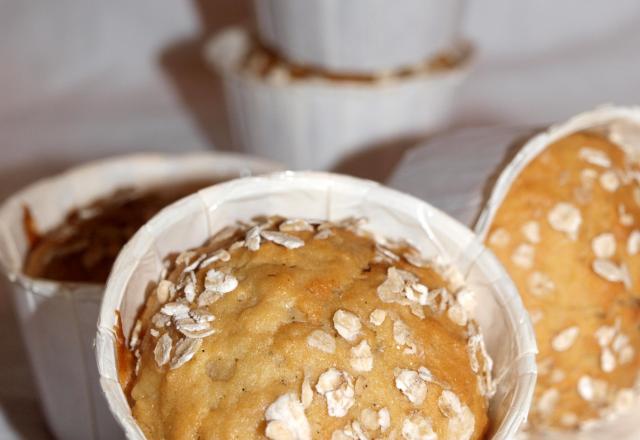 Muffins à la compote de pommes-ananas et vanille et flocons d'avoine