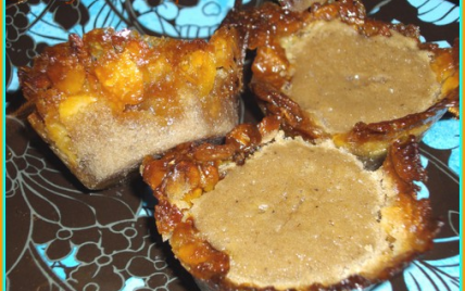 Tuiles aux amandes garnies de son fondant aux marrons