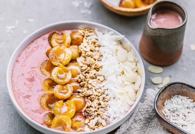 Smoothie bowl aux mirabelles et fraises