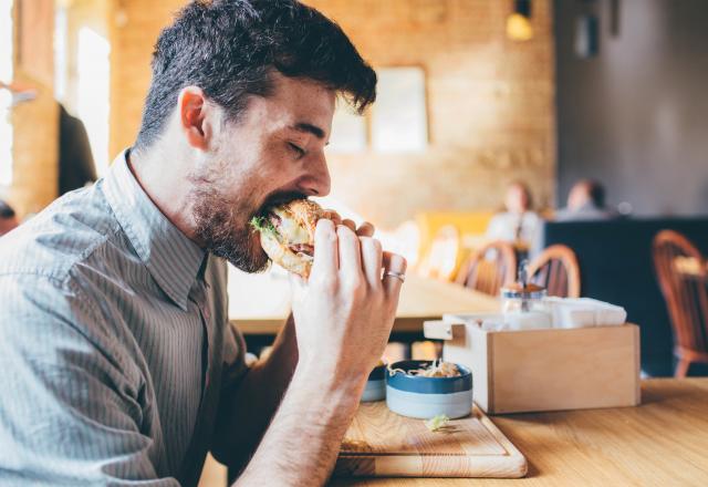 On sait pourquoi on mange plus quand on est fatigué