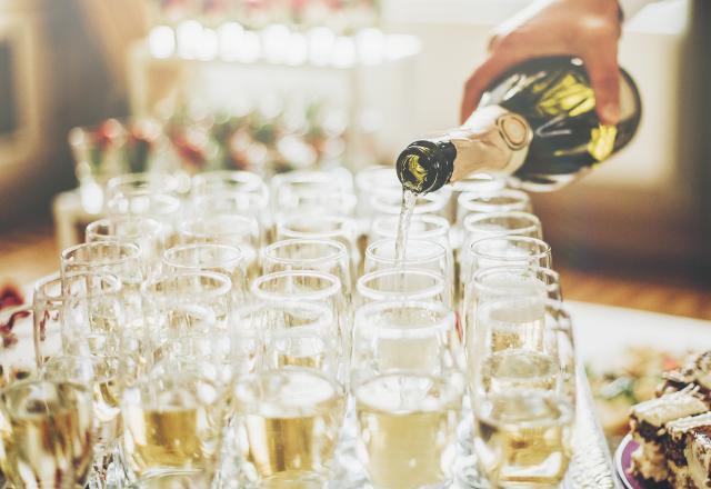 Flûte, coupe ou verre à vin : que choisir pour boire du champagne ?