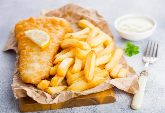 Cyril Lignac dévoile son astuce pour faire un délicieux fish & chips anglais avec une belle panure croustillante