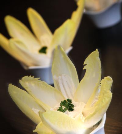 Fleurs d'endives à la brandade de morue