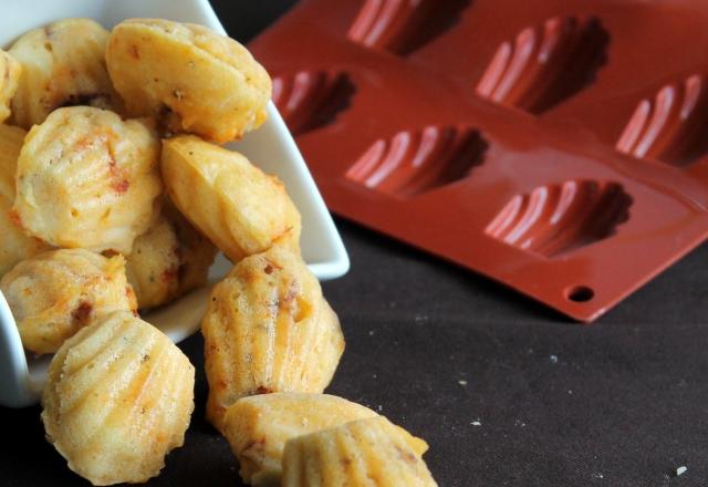 Madeleines salées avec féta et tomates confites