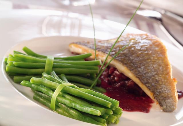 Filets de daurade à l'échalote, fagot de haricots verts