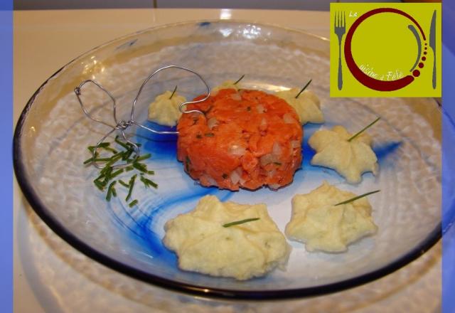 Tartare de saumon et son émulsion de soupe de Champagne