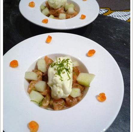 Un tartare de saumon et pomme granny et sa chantilly au wasabi !