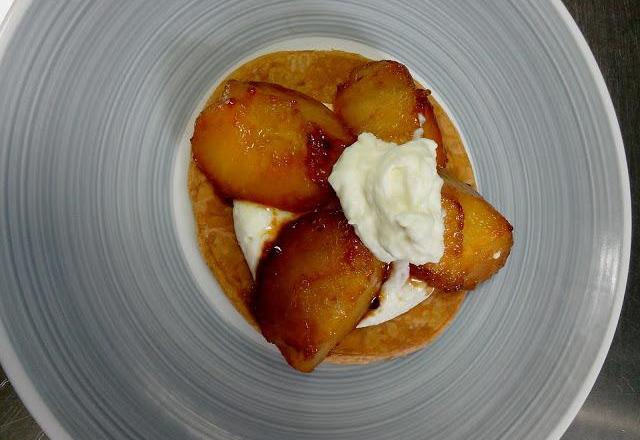 Tartine feuilletée  et pomme caramélisée