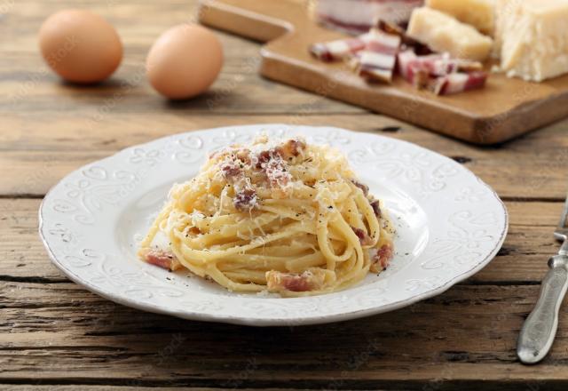 Les pâtes carbonara avec ou sans la crème ?