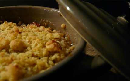 Cocotte de quetsches et airelles au sirop d'érable en crumble