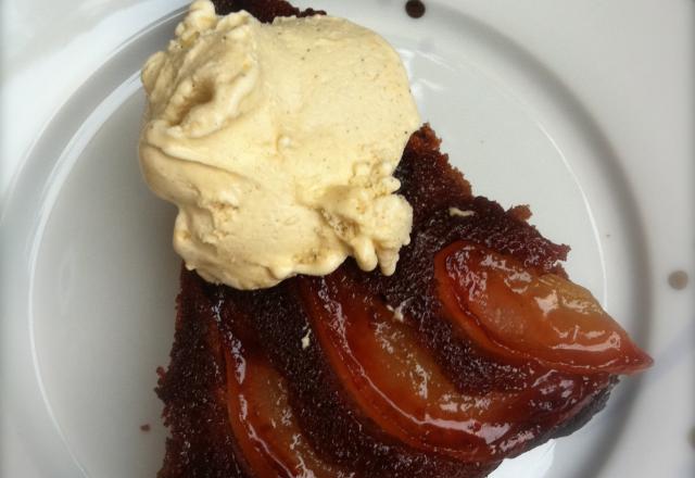 Gâteaux chocolat caramel et poires