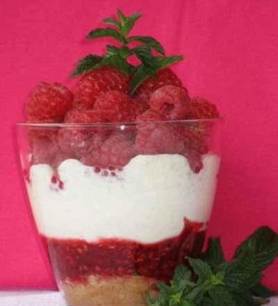 Tiramisu aux framboises et pointe de rhum