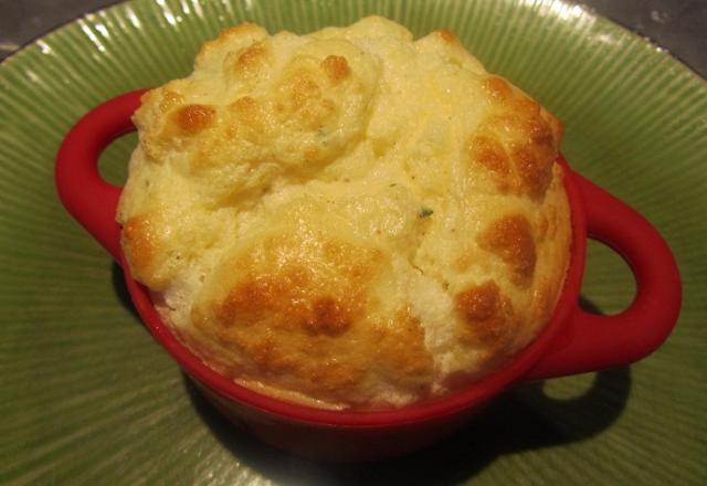 Soufflé au chèvre et aux herbes