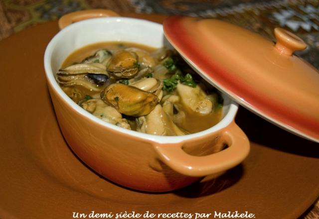 Cocotte de moules à la bordelaise