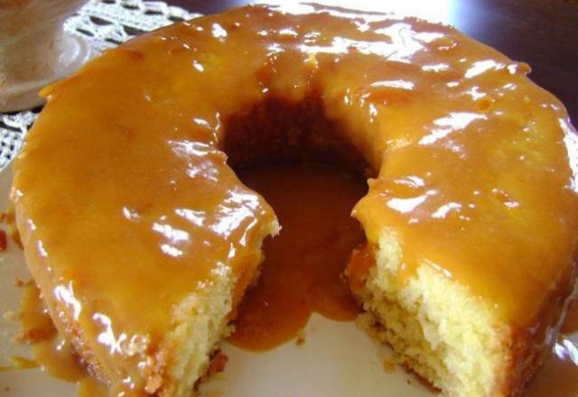 Gâteau aux oranges et sauce caramel