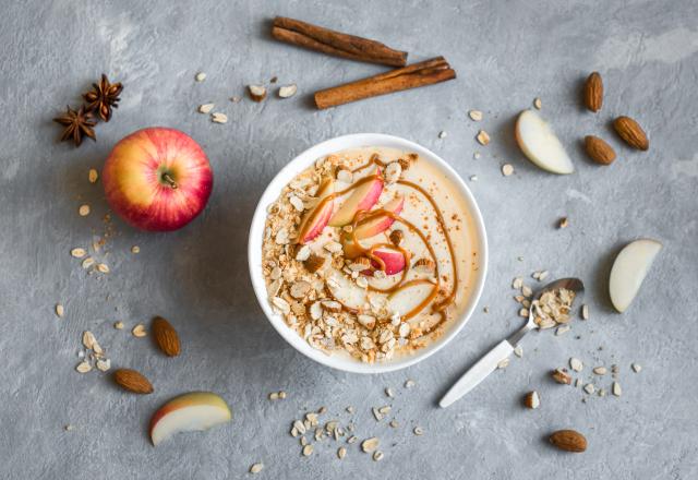 Smoothie Bowl pommes, amandes, cannelle