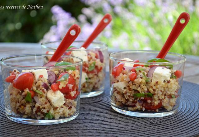 Salade de quinoa et boulgour aux baies de goji, feta, oignon rouge et citron