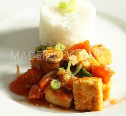 Tofu sauté aux tomates