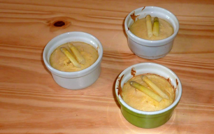 Petits flans d'asperges vertes