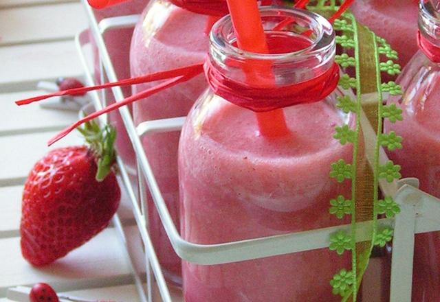 Smoothie aux fraises Gariguette, lait d'amande et Sichuan