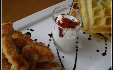 Gaufres de pommes de terre et nuggets de poulet