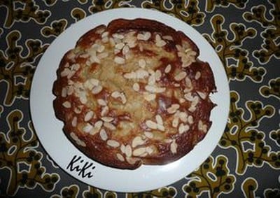 Mon gâteau aux poires, yaourt et amandes effilées