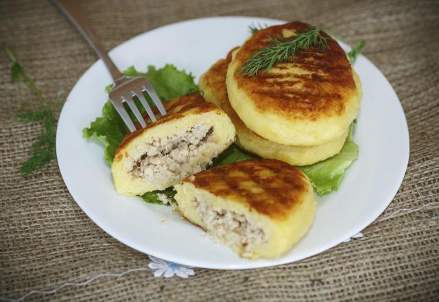 Croquettes de pommes de terre farcies au poulet