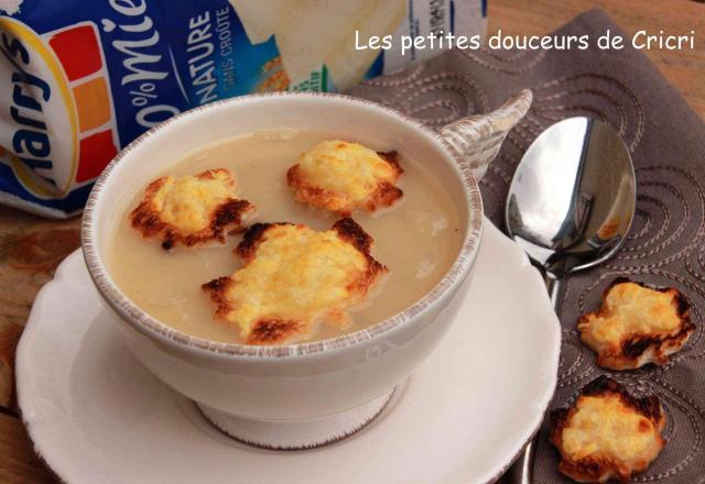 Soupe à l'oignon doux et aux croutons gratinés