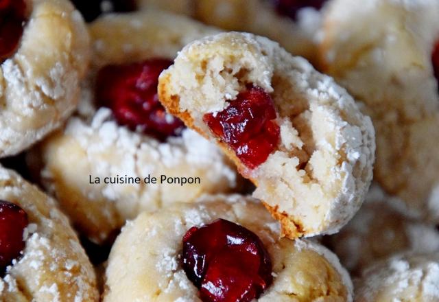 Amaretti au sirop de grenade et pointe de cranberry