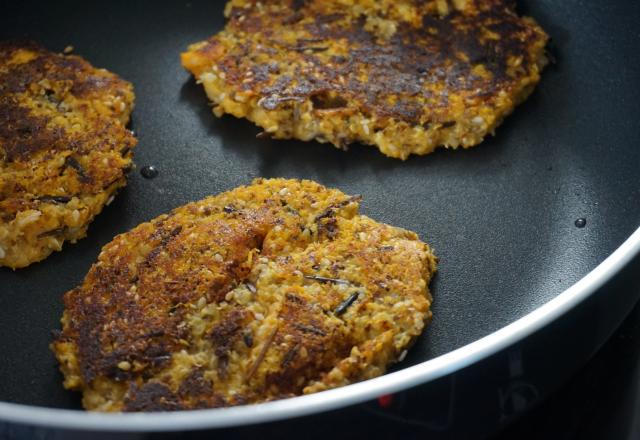 Galettes de quinoa aux légumes et aux œufs