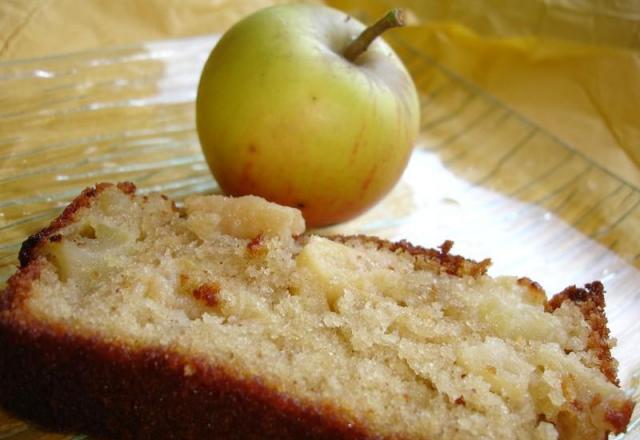 Cake aux pommes et sa confiture d'abricot