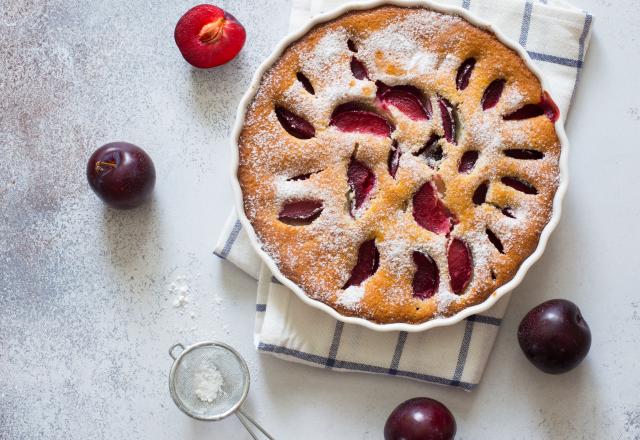 Gâteau moelleux aux prunes rouges