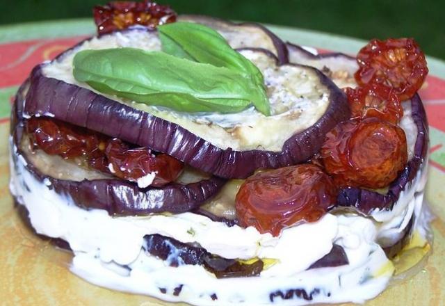 Millefeuille d'aubergines aux chèvre et aux tomates