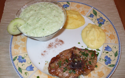 Grillade d'agneau et sa verrine de concombre