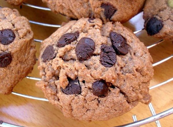 Cookies aux cacahuètes grillées et pépites de chocolat