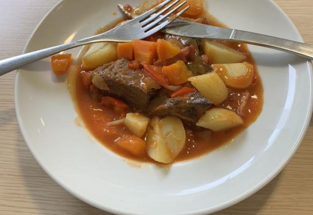 Goulash à la hongroise traditionnel