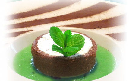 Délicieux à la crème de marron, amandes et cacao, émulsion de menthe fraîche