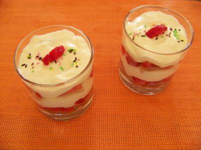 Tiramisu aux fraises et confiture