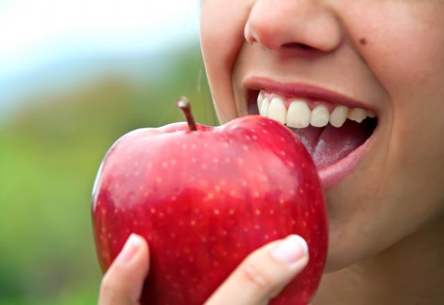 Manger une pomme avec la peau, bon ou mauvais pour la santé ?