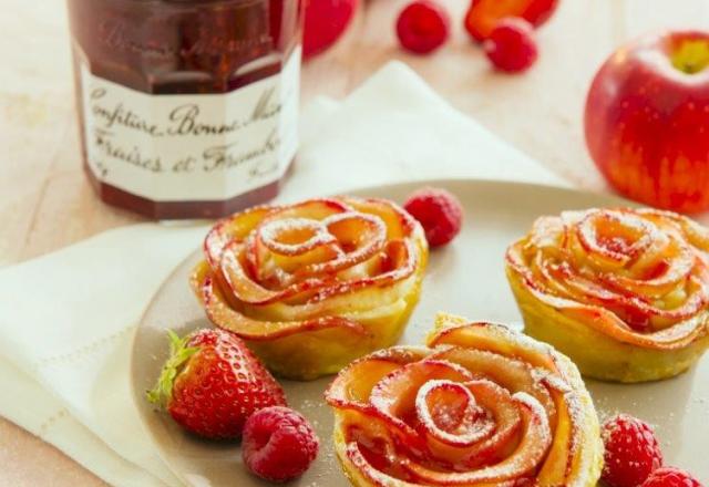 Tartelettes aux pétales de pommes et Confiture de Fraises-Framboises Bonne Maman®